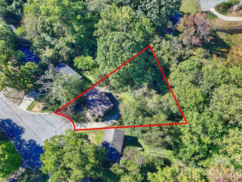 808 Davenport Street, Charlotte, NC 28208.  MLS# CAR4430283, YatesRealty ID 57042. 
