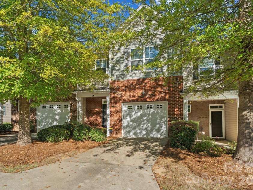 3246 Yarmouth Lane, Gastonia, NC 28056.  MLS# CAR4435301, YatesRealty ID 57044. 