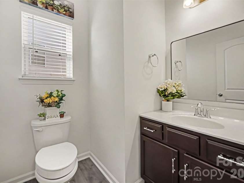 122 Divot Lane, Statesville, NC 28677.  MLS# CAR4432412, YatesRealty ID 57046. Guest Bathroom