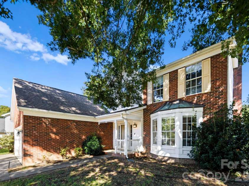 8908 Steinbeck Court, Charlotte, NC 28216.  MLS# CAR4434680, YatesRealty ID 57049. 
