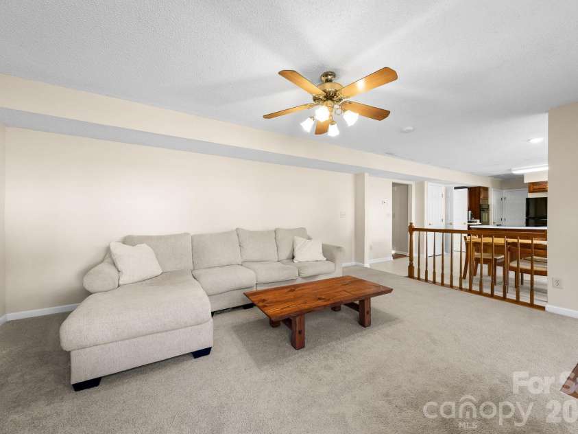 8908 Steinbeck Court, Charlotte, NC 28216.  MLS# CAR4434680, YatesRealty ID 57049. 