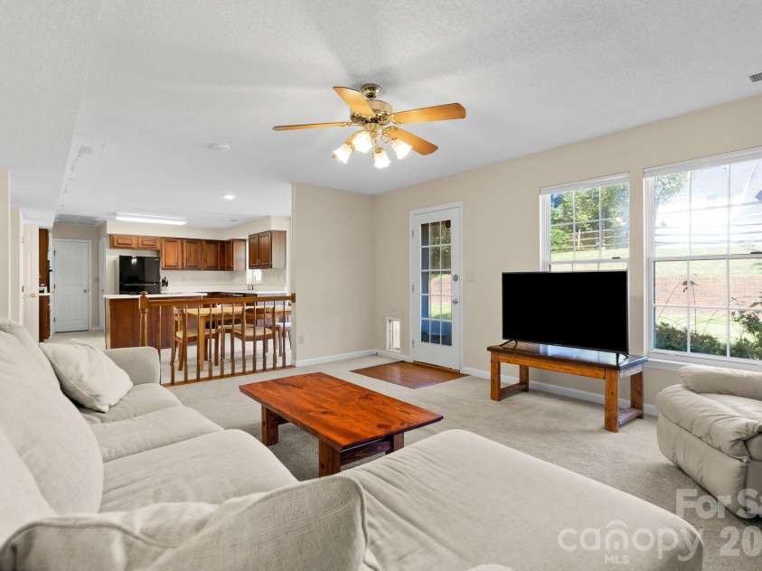 8908 Steinbeck Court, Charlotte, NC 28216.  MLS# CAR4434680, YatesRealty ID 57049. 