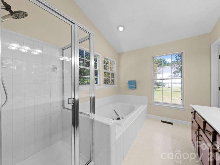 8908 Steinbeck Court, Charlotte, NC 28216.  MLS# CAR4434680, YatesRealty ID 57049. 