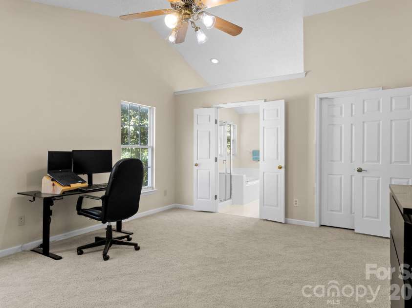 8908 Steinbeck Court, Charlotte, NC 28216.  MLS# CAR4434680, YatesRealty ID 57049. 