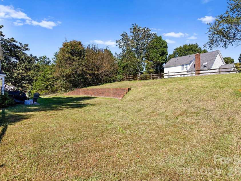 8908 Steinbeck Court, Charlotte, NC 28216.  MLS# CAR4434680, YatesRealty ID 57049. 