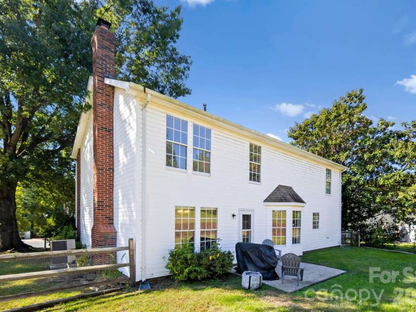 8908 Steinbeck Court, Charlotte, NC 28216.  MLS# CAR4434680, YatesRealty ID 57049. 