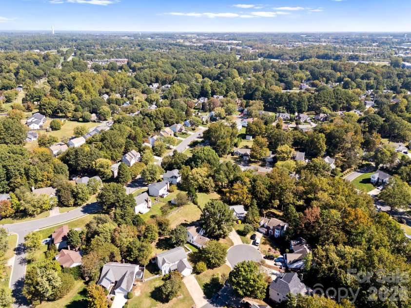 8908 Steinbeck Court, Charlotte, NC 28216.  MLS# CAR4434680, YatesRealty ID 57049. 
