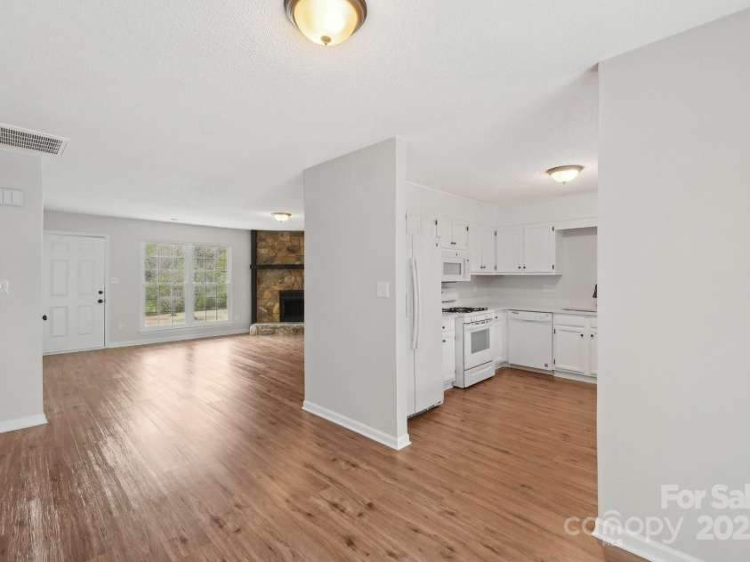 6501 Thamesmead Lane, Mint Hill, NC 28227.  MLS# CAR4240221, YatesRealty ID 5705. 