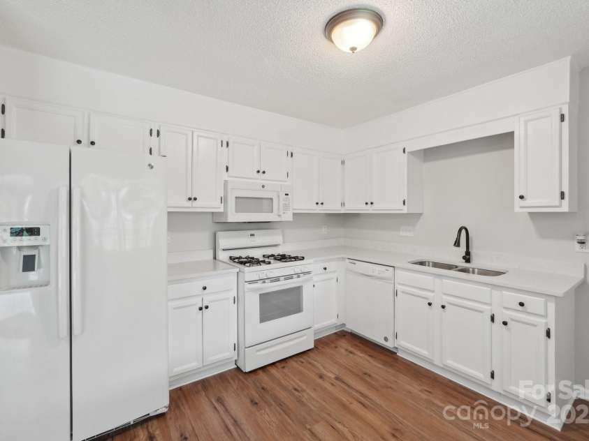 6501 Thamesmead Lane, Mint Hill, NC 28227.  MLS# CAR4240221, YatesRealty ID 5705. 