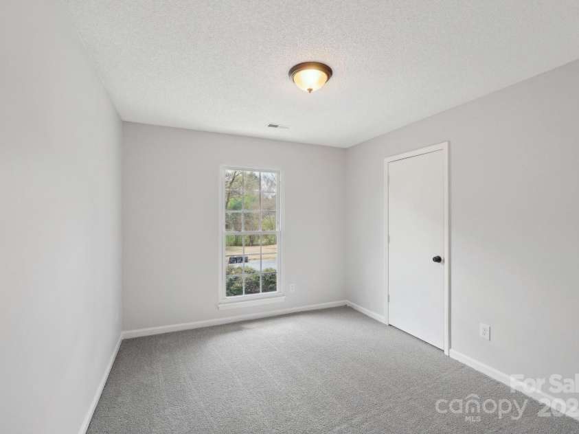 6501 Thamesmead Lane, Mint Hill, NC 28227.  MLS# CAR4240221, YatesRealty ID 5705. 