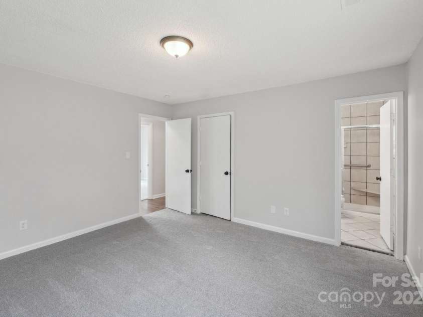 6501 Thamesmead Lane, Mint Hill, NC 28227.  MLS# CAR4240221, YatesRealty ID 5705. 