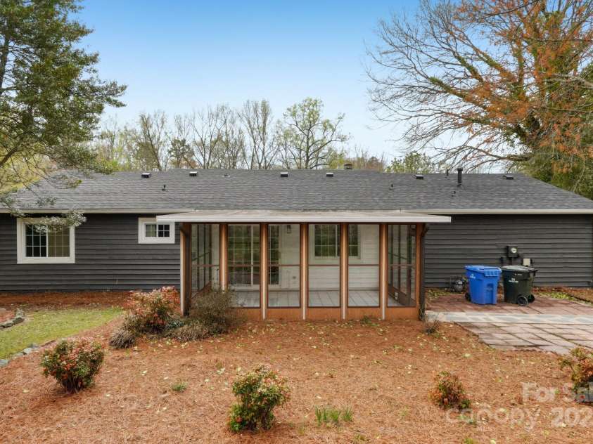 6501 Thamesmead Lane, Mint Hill, NC 28227.  MLS# CAR4240221, YatesRealty ID 5705. 