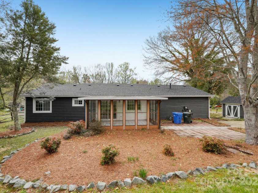 6501 Thamesmead Lane, Mint Hill, NC 28227.  MLS# CAR4240221, YatesRealty ID 5705. 
