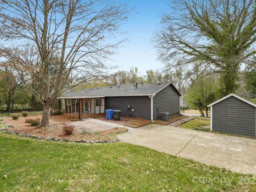 6501 Thamesmead Lane, Mint Hill, NC 28227.  MLS# CAR4240221, YatesRealty ID 5705. 