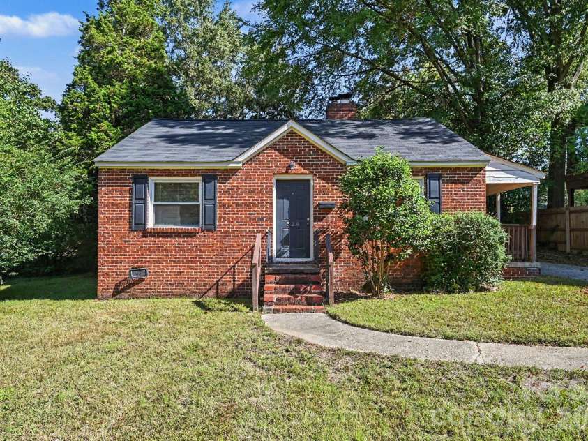 524 Stegall Street, Charlotte, NC 28217.  MLS# CAR4434979, YatesRealty ID 57051. 
