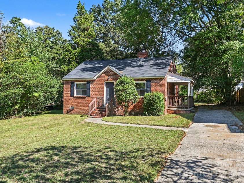 524 Stegall Street, Charlotte, NC 28217.  MLS# CAR4434979, YatesRealty ID 57051. 