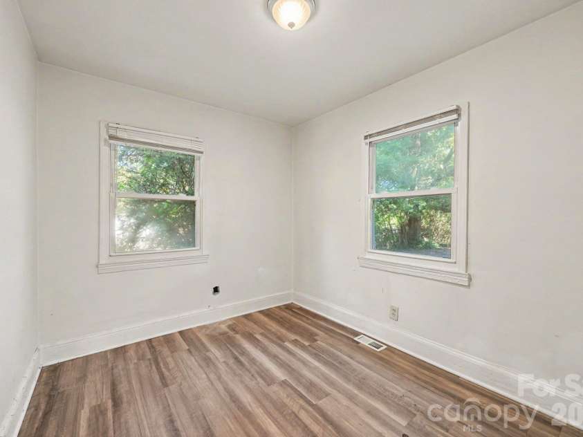 524 Stegall Street, Charlotte, NC 28217.  MLS# CAR4434979, YatesRealty ID 57051. 