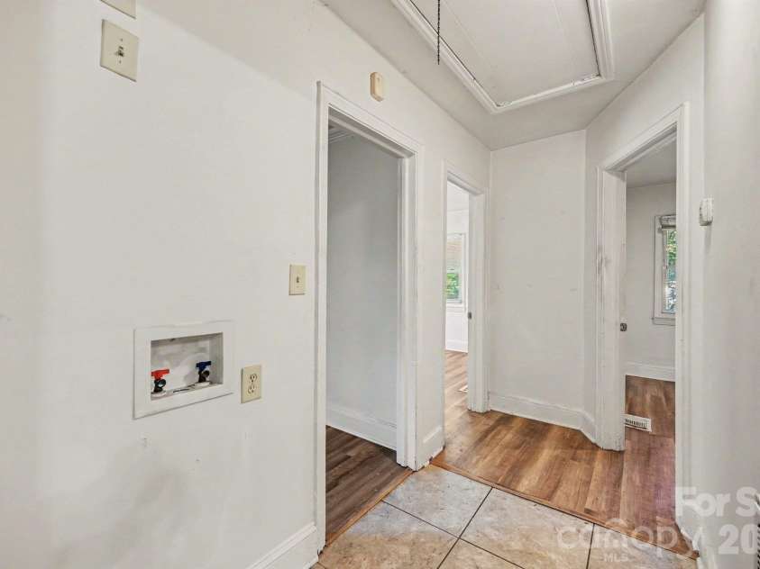 524 Stegall Street, Charlotte, NC 28217.  MLS# CAR4434979, YatesRealty ID 57051. 
