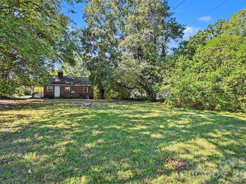 524 Stegall Street, Charlotte, NC 28217.  MLS# CAR4434979, YatesRealty ID 57051. 