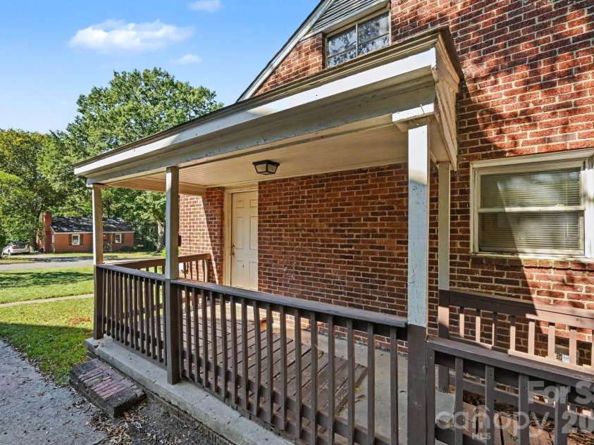 524 Stegall Street, Charlotte, NC 28217.  MLS# CAR4434979, YatesRealty ID 57051. 