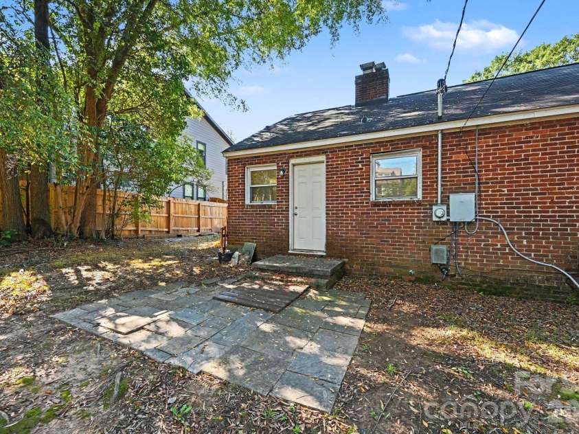 524 Stegall Street, Charlotte, NC 28217.  MLS# CAR4434979, YatesRealty ID 57051. 
