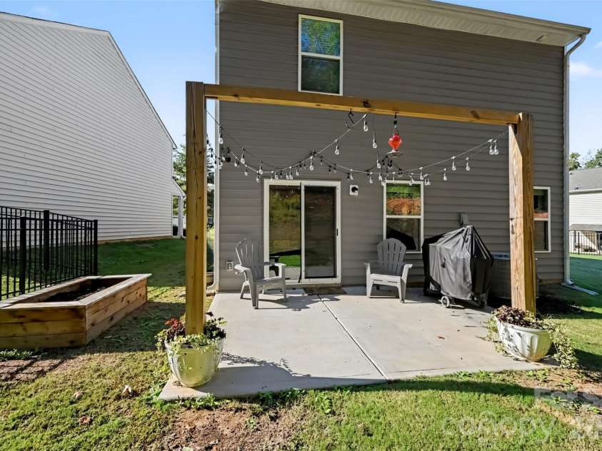 464 Maramec Street, Fort Mill, SC 29715.  MLS# CAR4435012, YatesRealty ID 57052. 