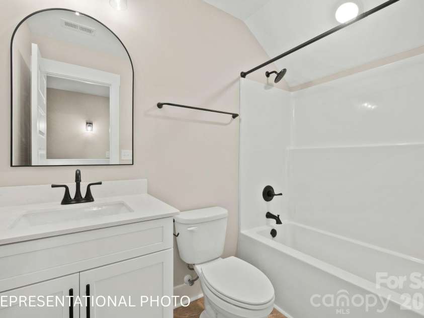 1052 Baylor Grove Road, Monroe, NC 28112.  MLS# CAR4434119, YatesRealty ID 57055. Upper Bath