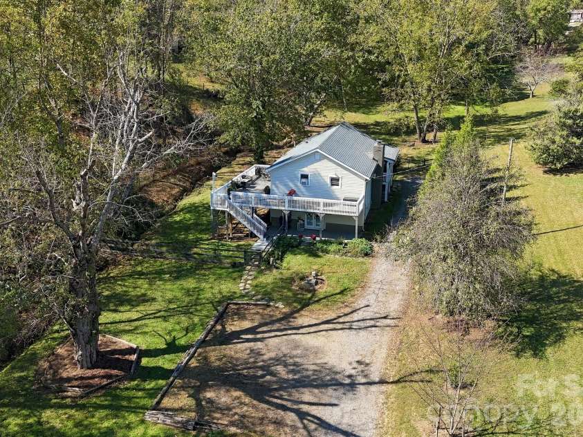 5 Mos Way, Candler, NC 28715.  MLS# CAR4434514, YatesRealty ID 57056. 