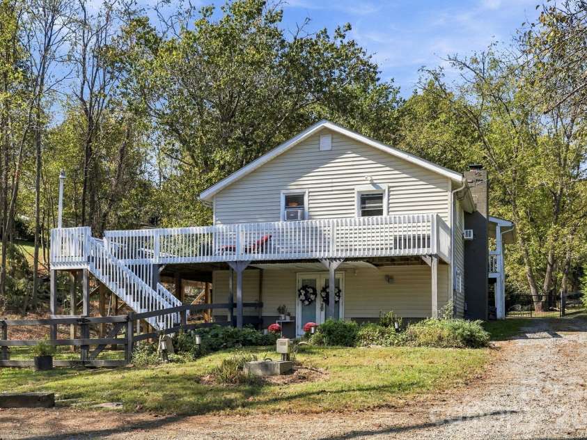5 Mos Way, Candler, NC 28715.  MLS# CAR4434514, YatesRealty ID 57056. 
