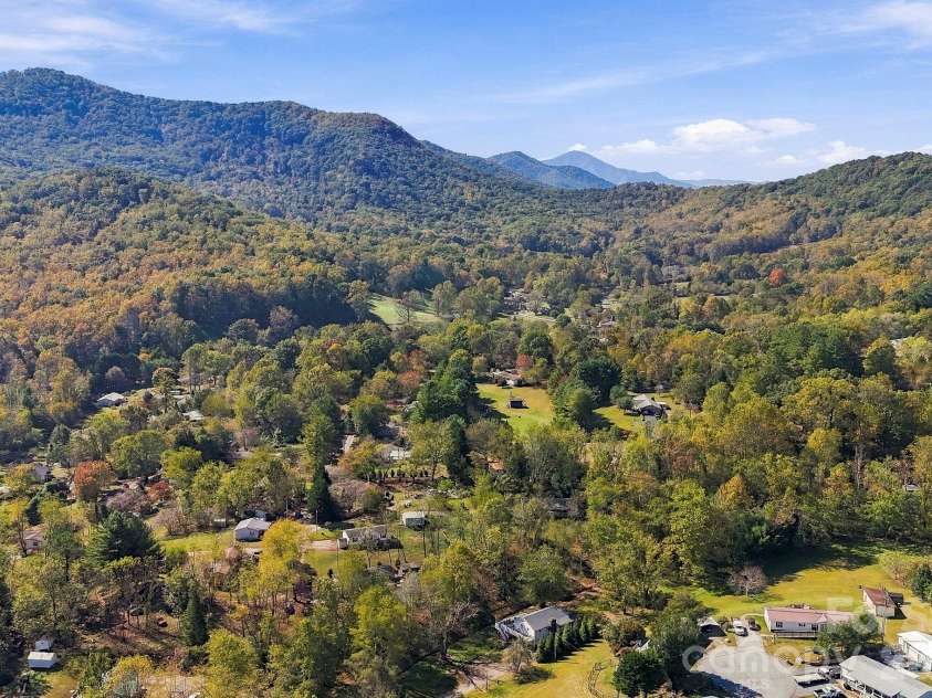 5 Mos Way, Candler, NC 28715.  MLS# CAR4434514, YatesRealty ID 57056. 