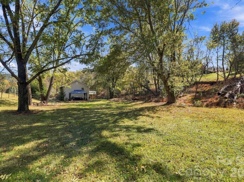 5 Mos Way, Candler, NC 28715.  MLS# CAR4434514, YatesRealty ID 57056. 