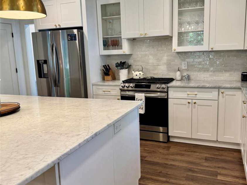 512 Manhasset Road, Charlotte, NC 28209.  MLS# CAR4434268, YatesRealty ID 57057. 