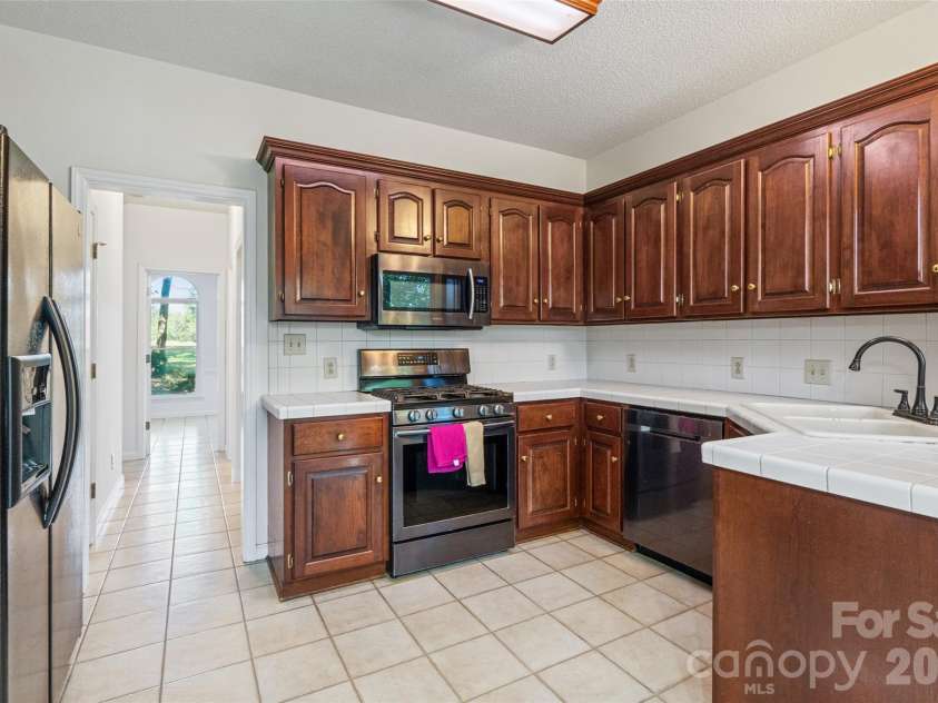 6010 River Run Drive, Marshville, NC 28103.  MLS# CAR4430533, YatesRealty ID 57058. 