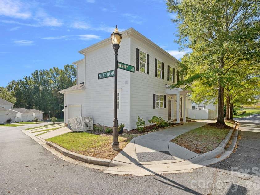12116 Memory Lane, Huntersville, NC 28078.  MLS# CAR4435059, YatesRealty ID 57059. 