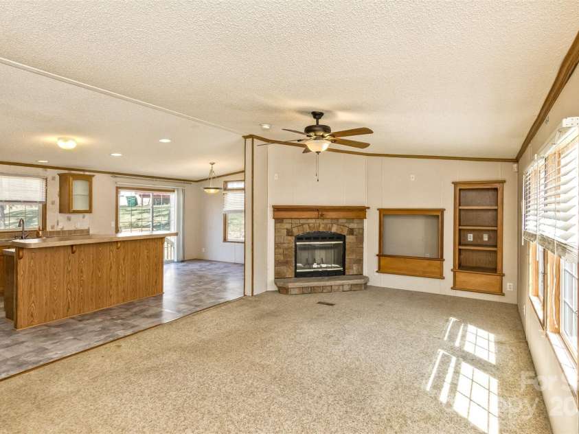 18 Evelyn Acres Drive, Asheville, NC 28806.  MLS# CAR4233136, YatesRealty ID 5706. 