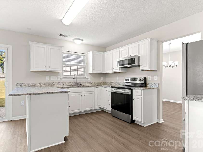 2303 Highland Park Drive, Charlotte, NC 28269.  MLS# CAR4434277, YatesRealty ID 57064. 
