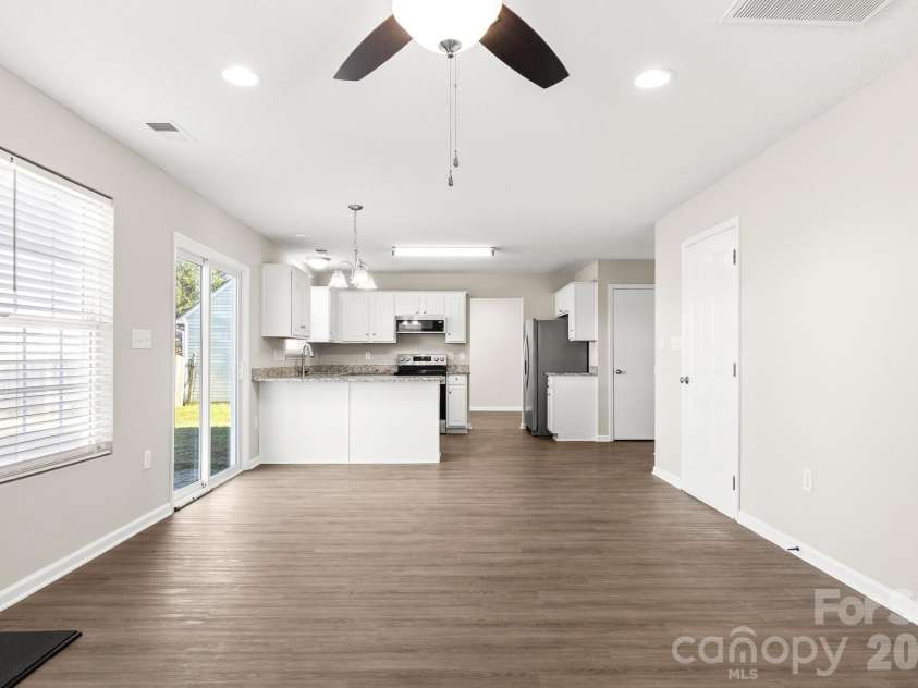 2303 Highland Park Drive, Charlotte, NC 28269.  MLS# CAR4434277, YatesRealty ID 57064. 