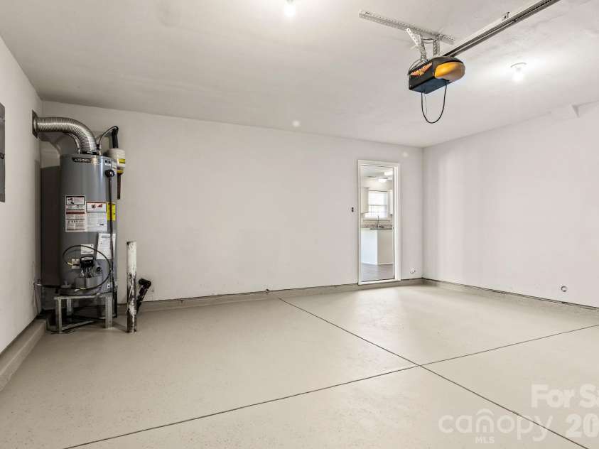 2303 Highland Park Drive, Charlotte, NC 28269.  MLS# CAR4434277, YatesRealty ID 57064. 
