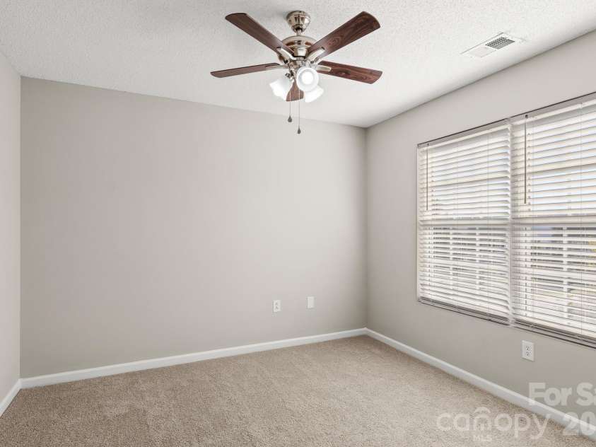2303 Highland Park Drive, Charlotte, NC 28269.  MLS# CAR4434277, YatesRealty ID 57064. 
