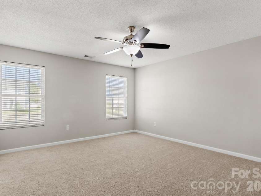 2303 Highland Park Drive, Charlotte, NC 28269.  MLS# CAR4434277, YatesRealty ID 57064. 