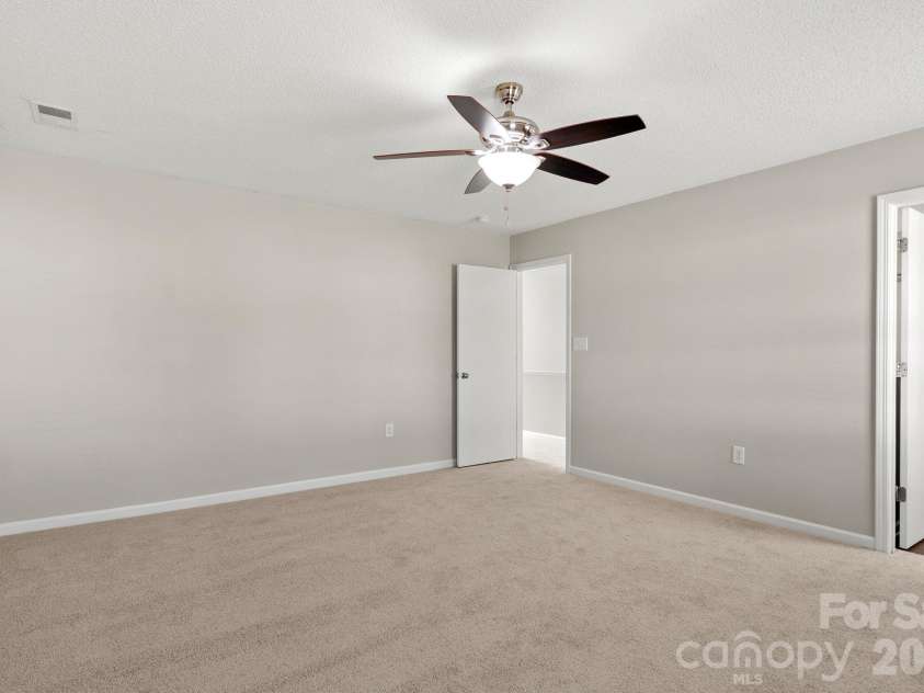 2303 Highland Park Drive, Charlotte, NC 28269.  MLS# CAR4434277, YatesRealty ID 57064. 