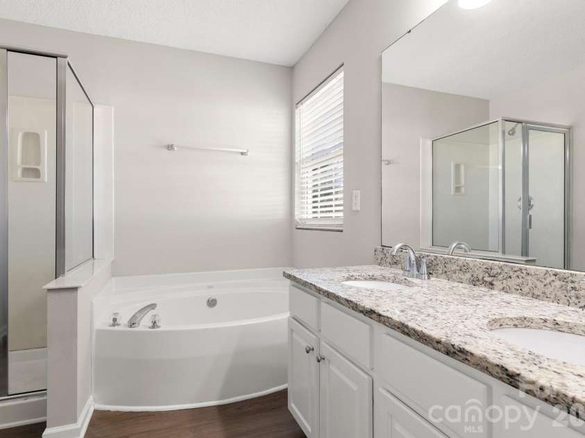 2303 Highland Park Drive, Charlotte, NC 28269.  MLS# CAR4434277, YatesRealty ID 57064. 