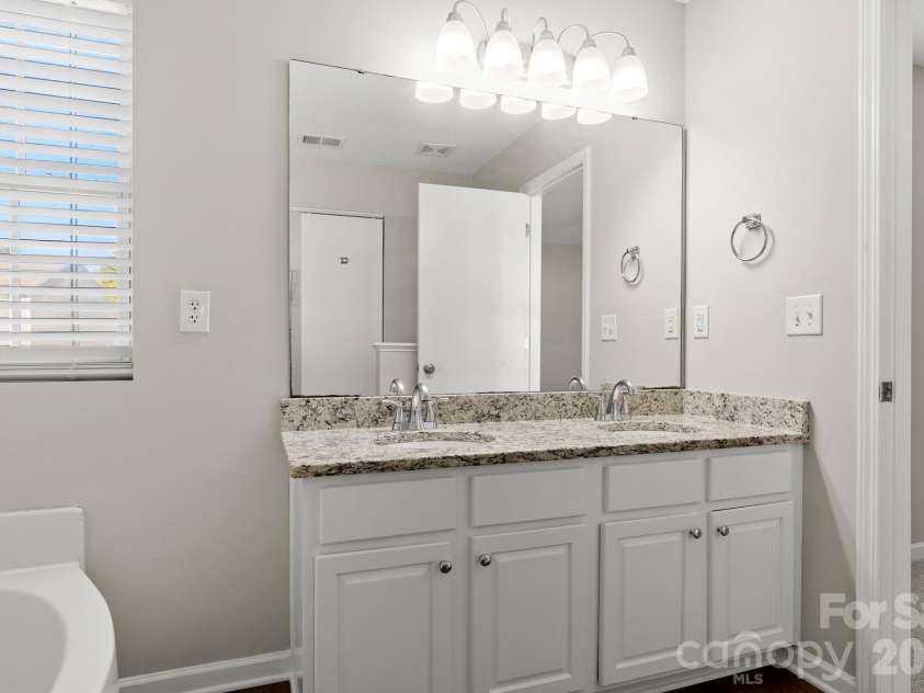 2303 Highland Park Drive, Charlotte, NC 28269.  MLS# CAR4434277, YatesRealty ID 57064. 