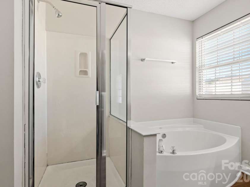 2303 Highland Park Drive, Charlotte, NC 28269.  MLS# CAR4434277, YatesRealty ID 57064. 