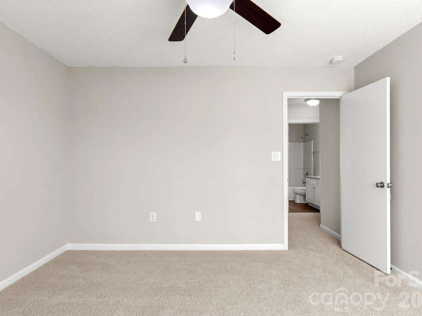 2303 Highland Park Drive, Charlotte, NC 28269.  MLS# CAR4434277, YatesRealty ID 57064. 