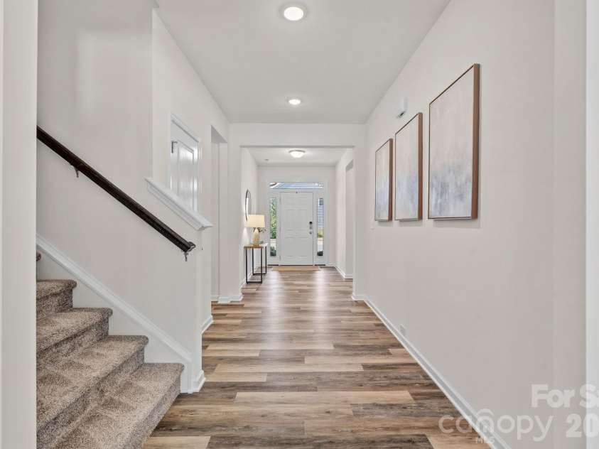 159 Suggs Mill Drive, Mooresville, NC 28115.  MLS# CAR4435023, YatesRealty ID 57067. Entry Hallway