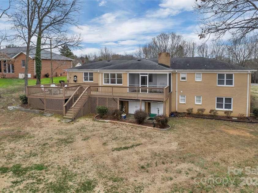 107 Pinelake Drive, Kings Mountain, NC 28086.  MLS# CAR4232328, YatesRealty ID 5707. 