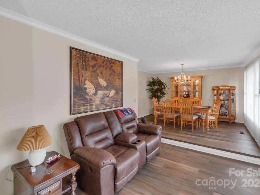 107 Pinelake Drive, Kings Mountain, NC 28086.  MLS# CAR4232328, YatesRealty ID 5707. 