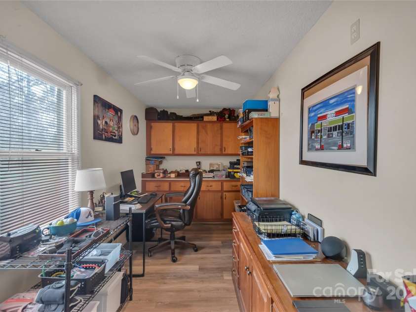 107 Pinelake Drive, Kings Mountain, NC 28086.  MLS# CAR4232328, YatesRealty ID 5707. 