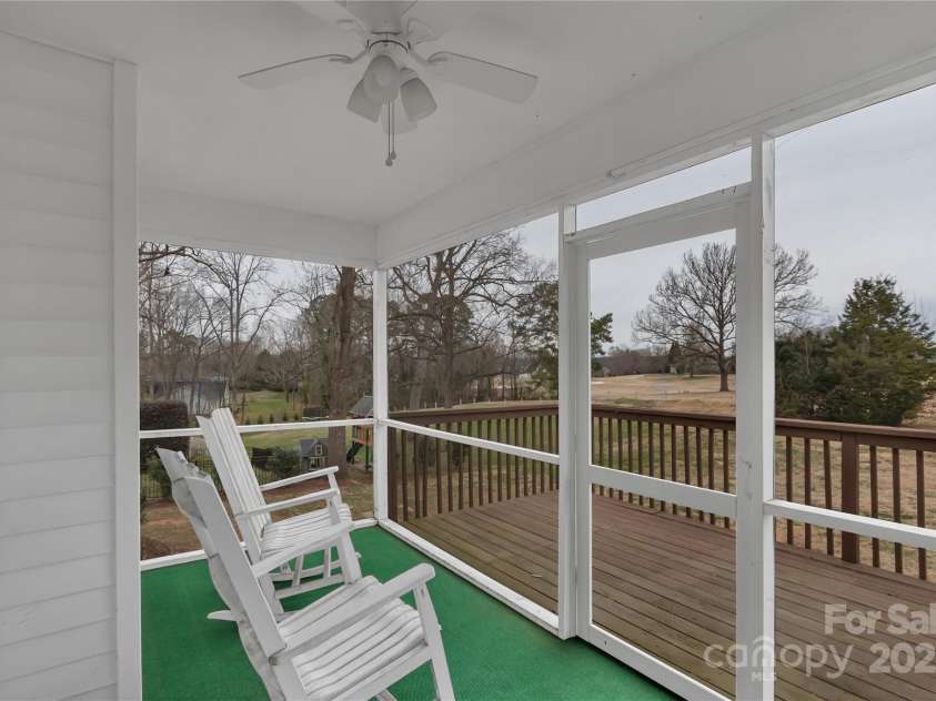 107 Pinelake Drive, Kings Mountain, NC 28086.  MLS# CAR4232328, YatesRealty ID 5707. 